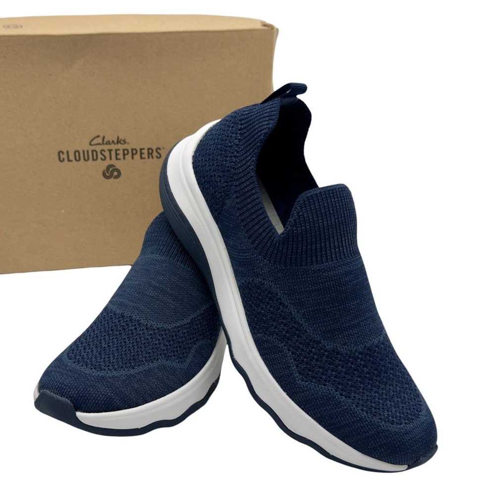 NIB Clarks Cloudsteppers Slip-On Sneaker Circuit Path Knit Navy Blue Size 9
